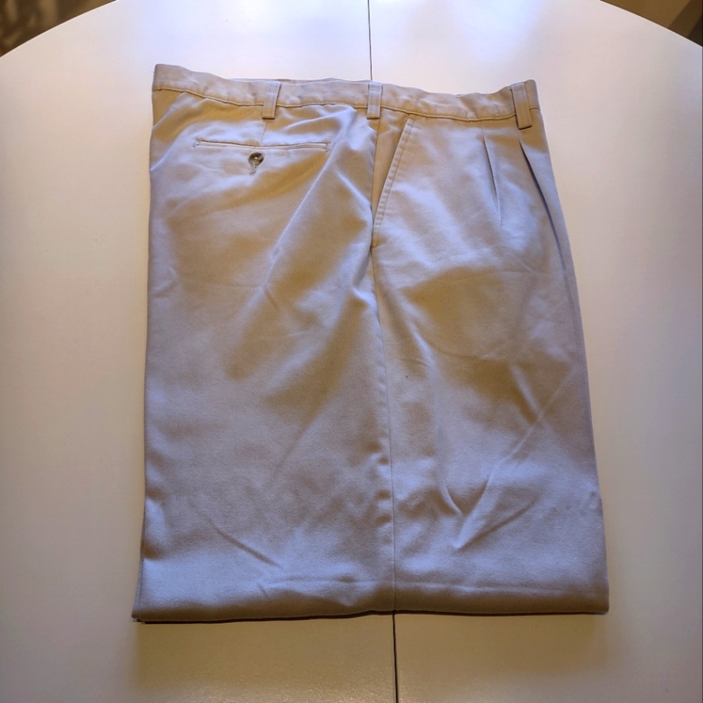Men's khaki pants size 40w by 32l